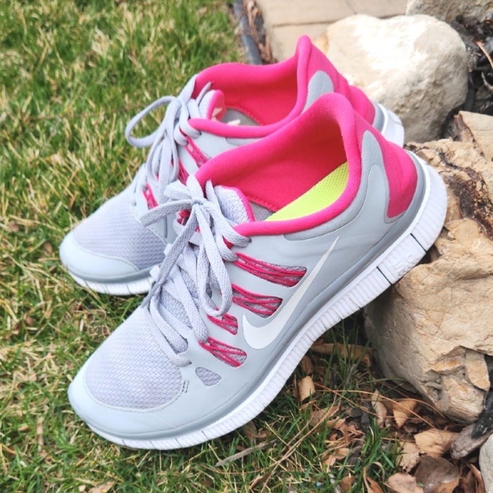 Nike Women's Gray and Pink Running Shoes (size 9.5)